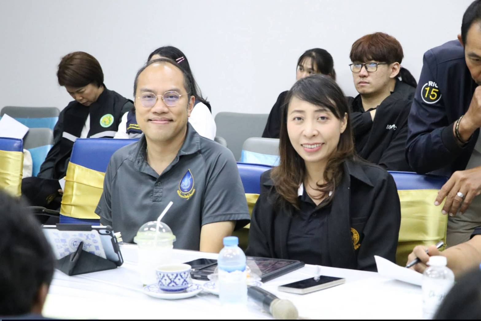 title - สำนักแผนงานและโครงการพิเศษ กระทรวงเกษตรและสหกรณ์ ร่วมกับผู้แทนหน่วยงานภายในสังกัดกระทรวงเกษตรและสหกรณ์, ผู้อำนวยการศูนย์ส่งเสริมและพัฒนาอาชีพเสริมนอกภาคการเกษตร เข้าร่วมประชุมหารือและลงพื้นที่แปลงนาภายในศูนย์ส่งเสริมและพัฒนาอาชีพเสริมนอกภาคการเกษตร เพื่อเตรียมความพร้อมในการจัดกิจกรรมจิตอาสา กระทรวงเกษตรและสหกรณ์ 